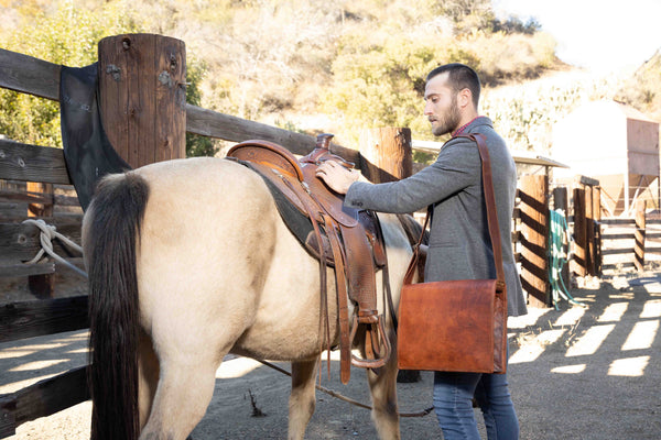Load image into Gallery viewer, Ridge Leather Messenger Bag for Men