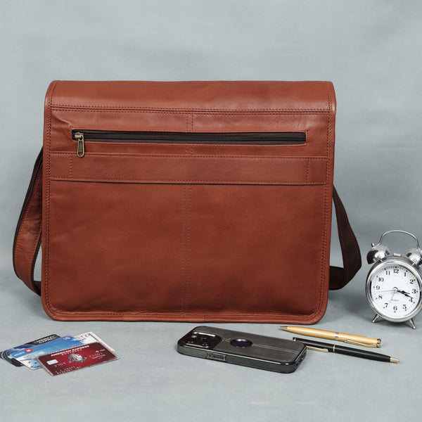 Load image into Gallery viewer, Summit Handmade Leather Messenger Bag for Men
